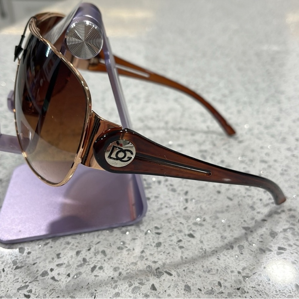NWT DG SUNGLASSES AVIATOR WRAP ROSE GOLD FRAME SOFT BROWN GRADIENT LENSE WOMENS - Picture 2 of 9